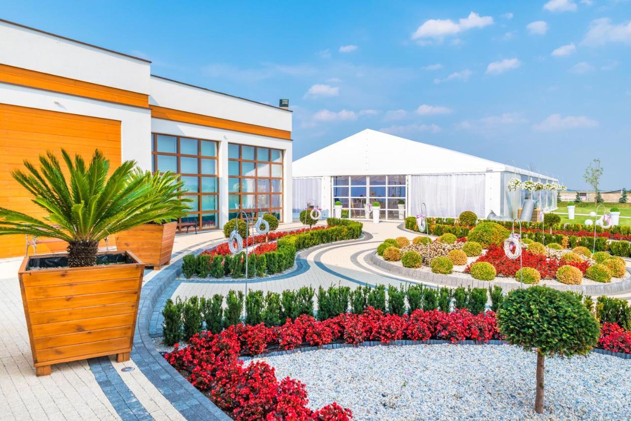 Hotel Kristoff Łaszków Exteriör bild