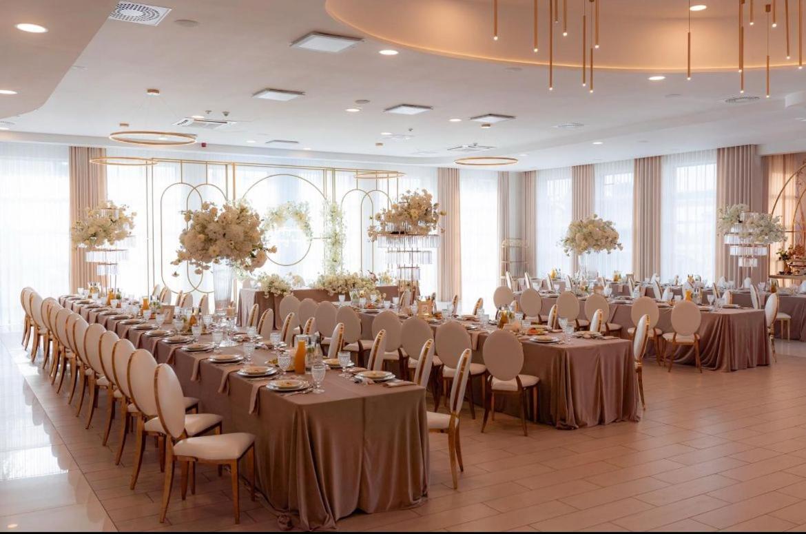 Hotel Kristoff Łaszków Exteriör bild